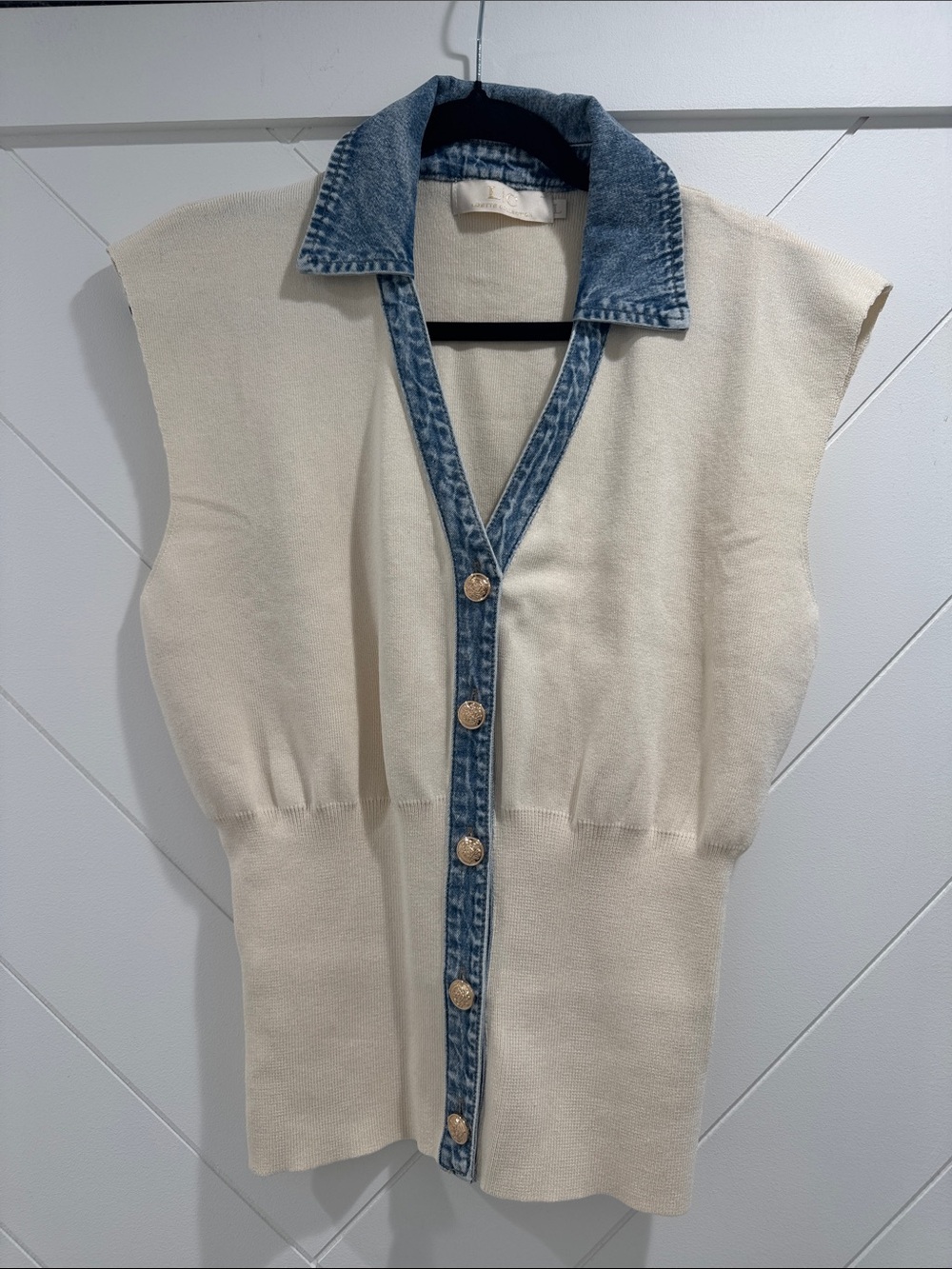 Cream V-Neck Sleeveless Sweater with Denim Trim